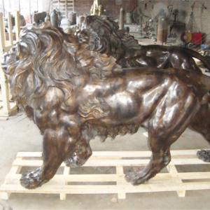 锻铜狮子雕塑